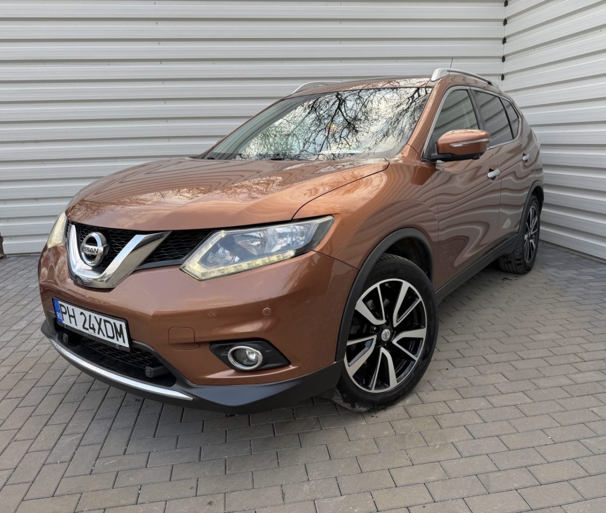 Nissan X-Trail 4×4 diesel cutie manuala de vânzare in RATE FIXE FARA AVANS preț 11.790 euro - Nissan, X-Trail, 2015, Diesel, Manuala, 1.6L, 130 cai putere, Euro 5, 196000 KM, SUV, 9 numar locuri, 5 numar usi, Maro, asamblare 