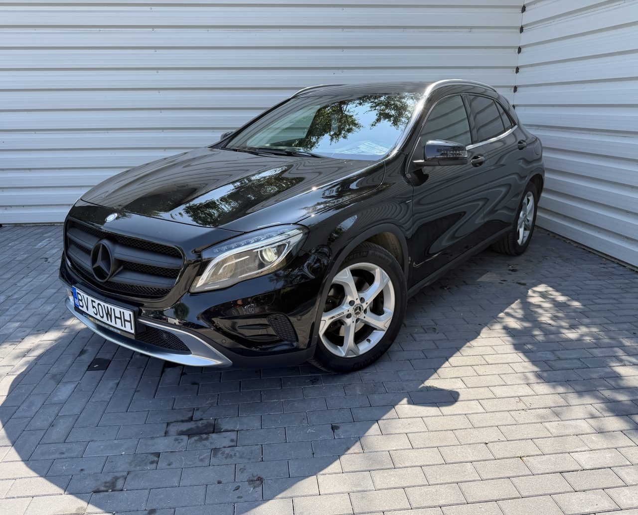 Mercedes Benz GLA250 benzina 4×4 cutie automata de vanzare in RATE FIXE FARA AVANS pret 14.490 euro - Mercedes-Benz, GLA250 4MATIC, 2015, Benzina, Automata, 2.0L, 211 cai putere, Euro 5, 185000 KM, SUV, 5 numar locuri, 5 numar usi, Negru, asamblare 